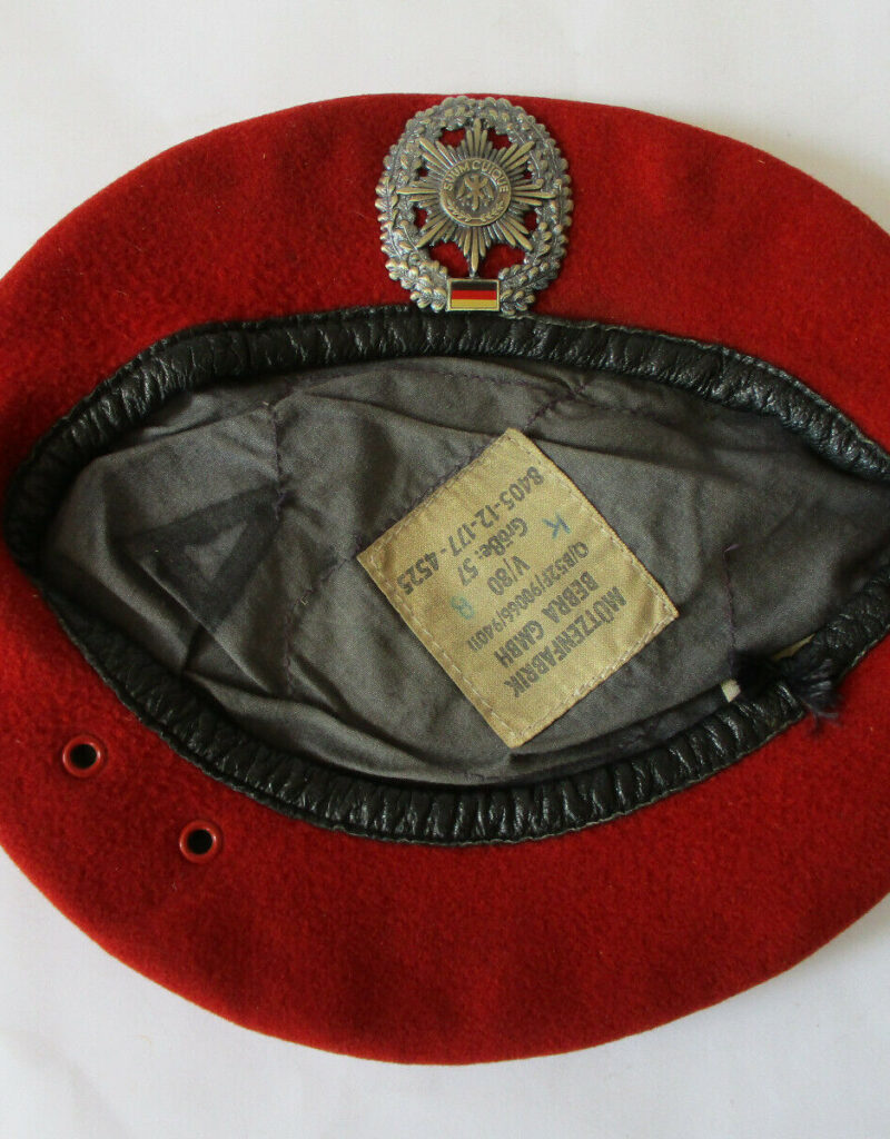 German Bundeswehr Beret with Badge (6818)